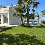 La Valle Dei Templi Bed & Breakfast 4*